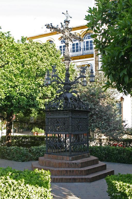 Hotel Dona Lina Seville Exterior photo