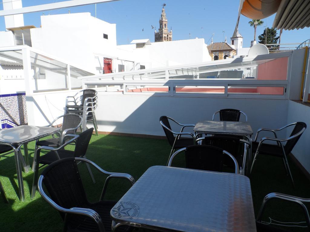 Hotel Dona Lina Seville Exterior photo