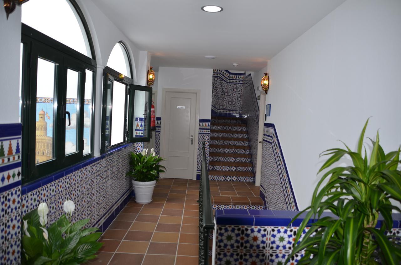 Hotel Dona Lina Seville Exterior photo