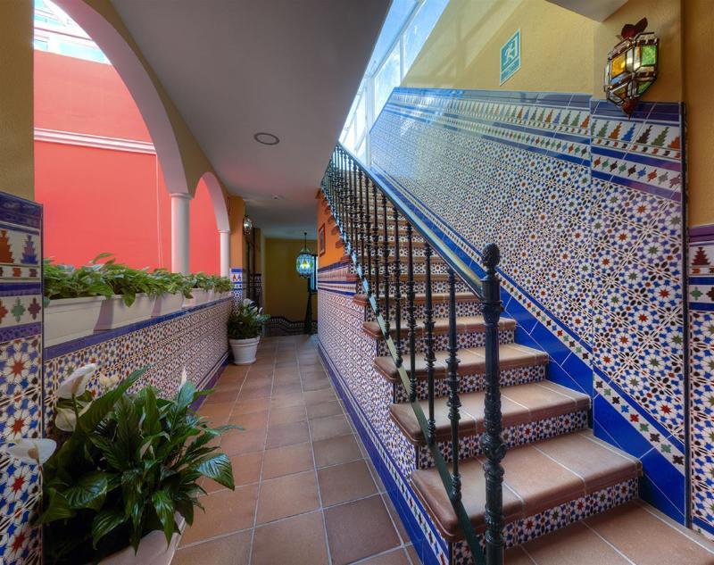 Hotel Dona Lina Seville Exterior photo