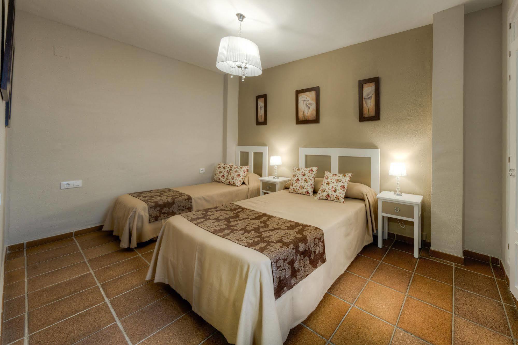 Hotel Dona Lina Seville Exterior photo